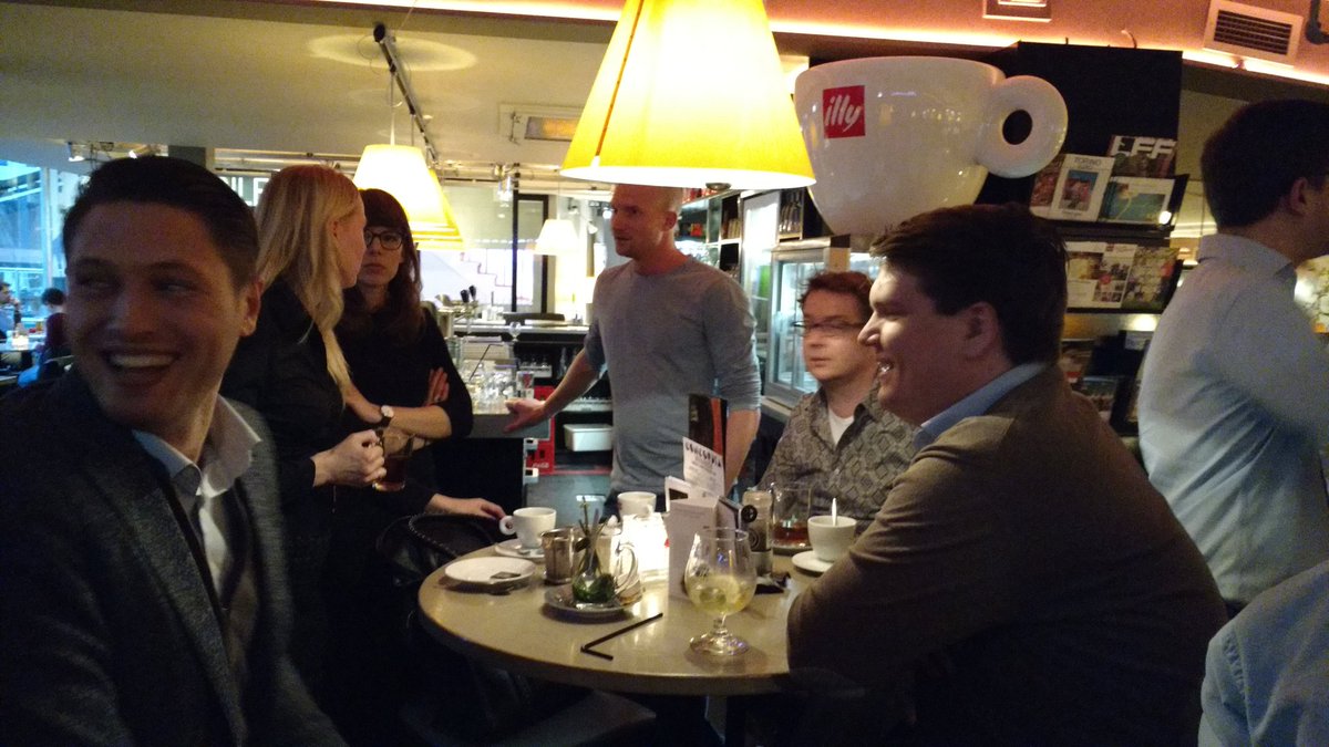 Druk en vrolijke stemming! Over 30 min <a href="/szwerink/">Steven Zwerink</a> van wonderlijkwerken.nl aan het woord. #ondernemen