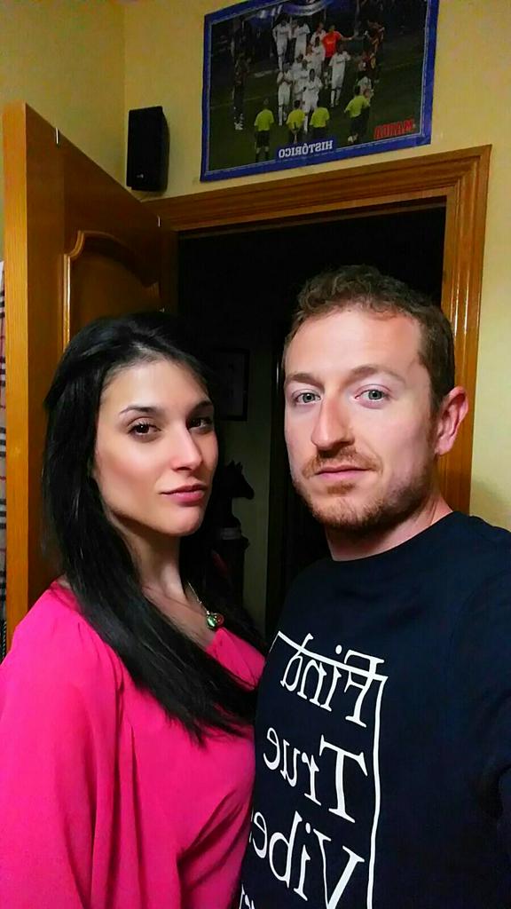 Minutos antes de conocer mi gordi a mi familia! #puronervios!! <a href="/joanma14/">JuanMagan</a>