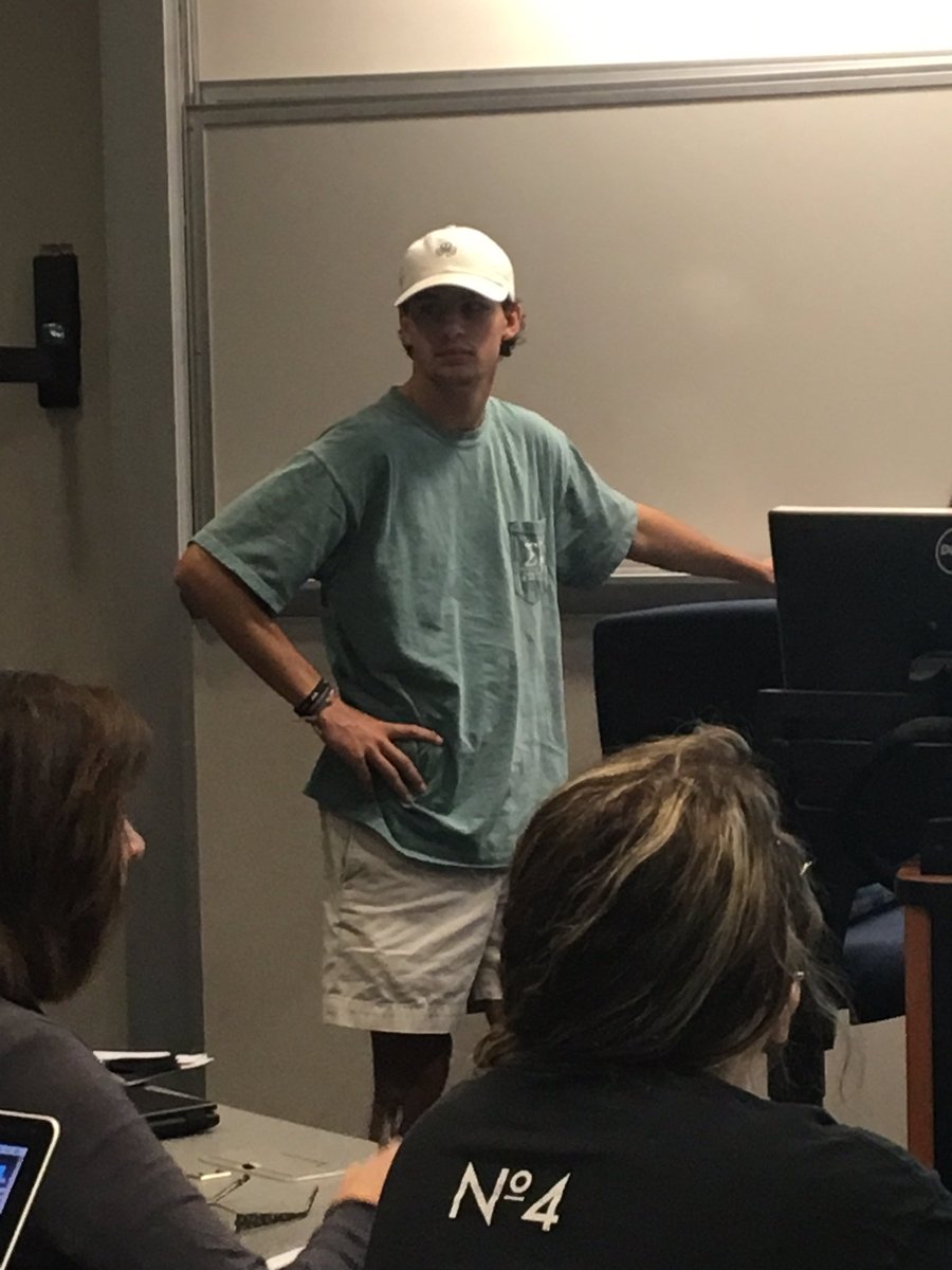 jdbressl's tweet photo. @BusTfox_9 taking a #powerstance to give his presentation on #goodreturns #bizcomm271 https://t.co/aMJFBoU6oj
