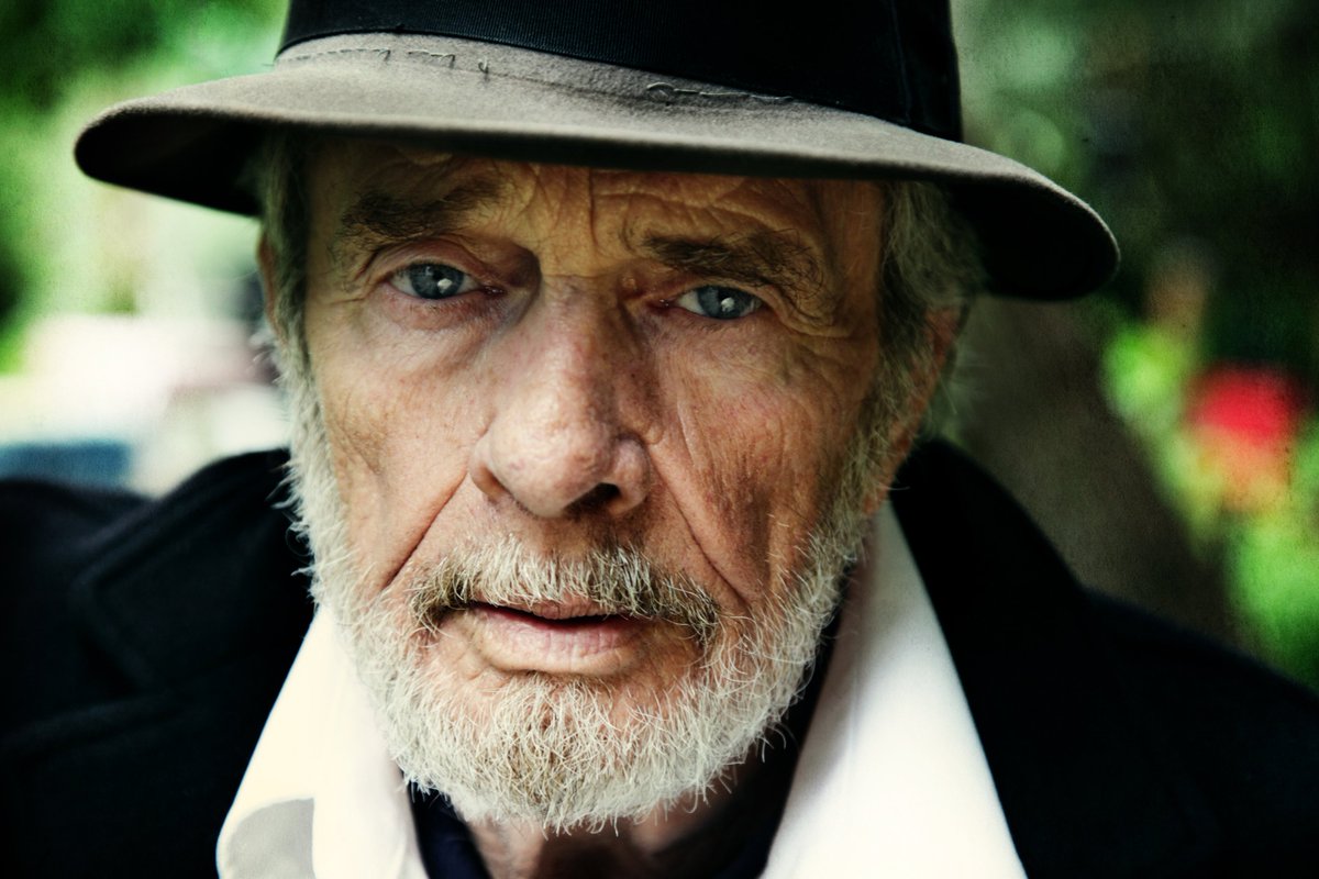 stereogum's tweet photo. The country music legend Merle Haggard has died https://t.co/VQYnshhaqO https://t.co/AMaLuXEO4T