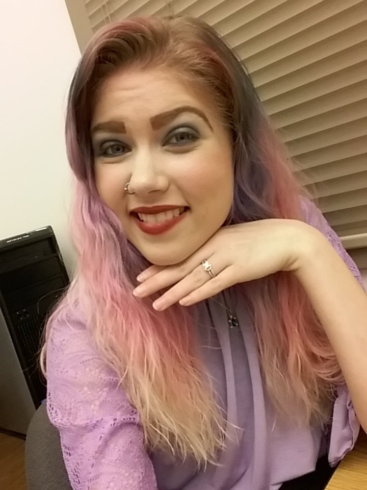 SaraBear137's tweet photo. #whitegirlselfie https://t.co/c8NTrXzDI5