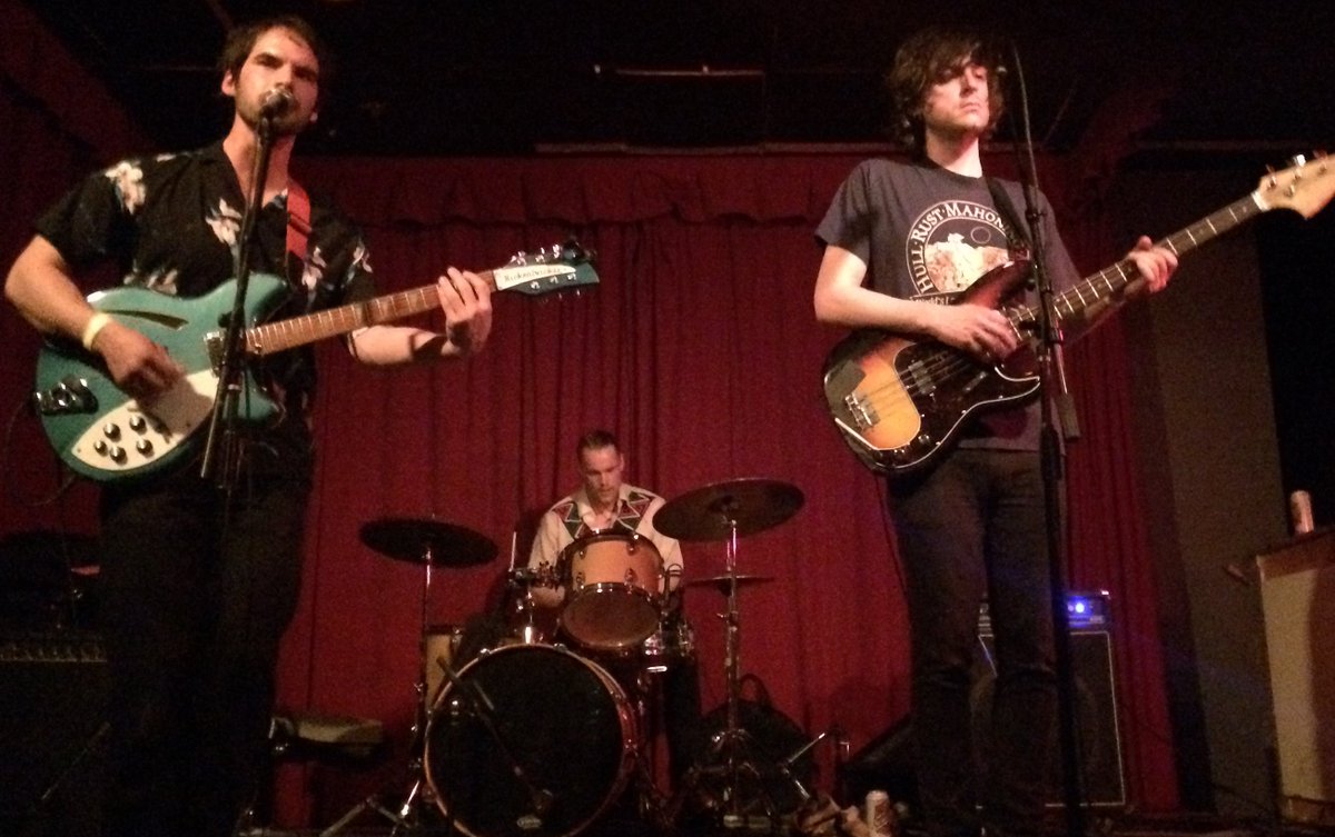 HopperMusic's tweet photo. @Eds_Music_Beat/@Jaill_/@TheseWimps @TheWindupSpace last night.  Click for links to music:  https://t.co/i8mMRikki8 https://t.co/CSNKnAb8YN
