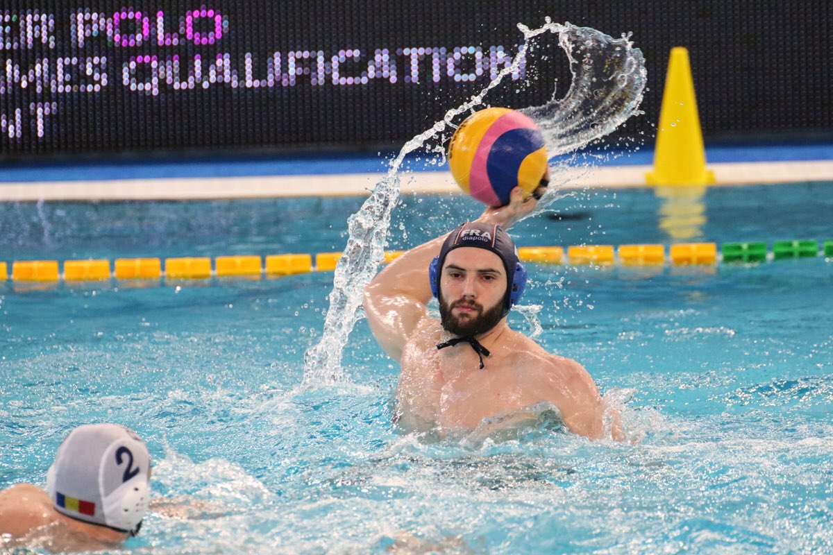 #WP : La France s'impose face à la Slovaquie 10-8. 3ème victoire du #TQO pour les Bleus ! #RoadToRio #waterpolo21