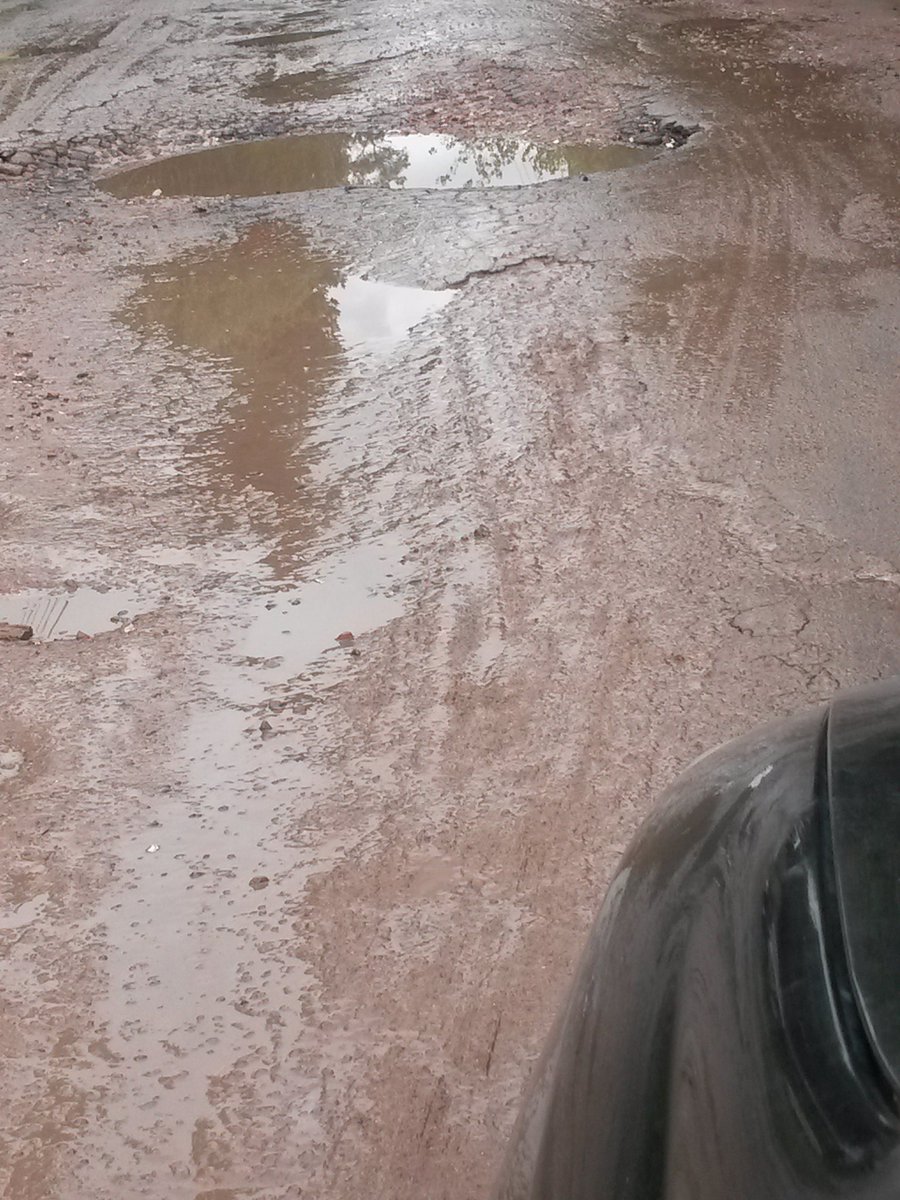 mayx666's tweet photo. Calle uruguay. Pilar centro. INTRANSITABLE @NicoDucote @eldiariopilar @telefenoticias @MunicipioPilar https://t.co/CCnidaSURR