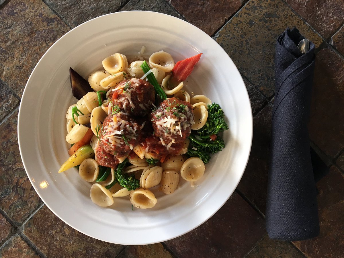 DomaKitchen's tweet photo. Who else is ready for lunch? https://t.co/eiSCXL4PdC
