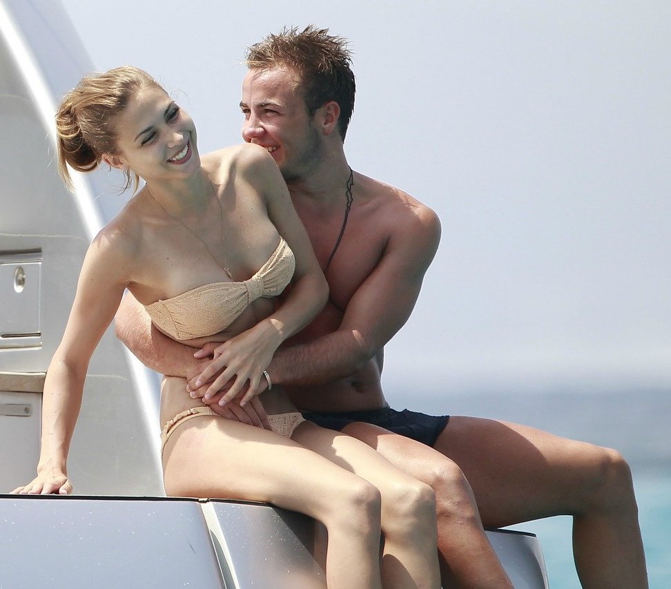 У парня встал смотреть видео — pic 2