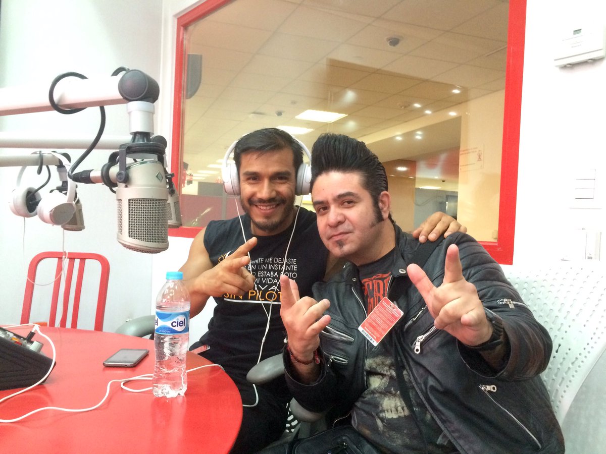 timopachecomx's tweet photo. Ahora en @CocaColaCo entrevista con @soymiguelsolis #victoriosAHuevo https://t.co/CYGPugi6r5