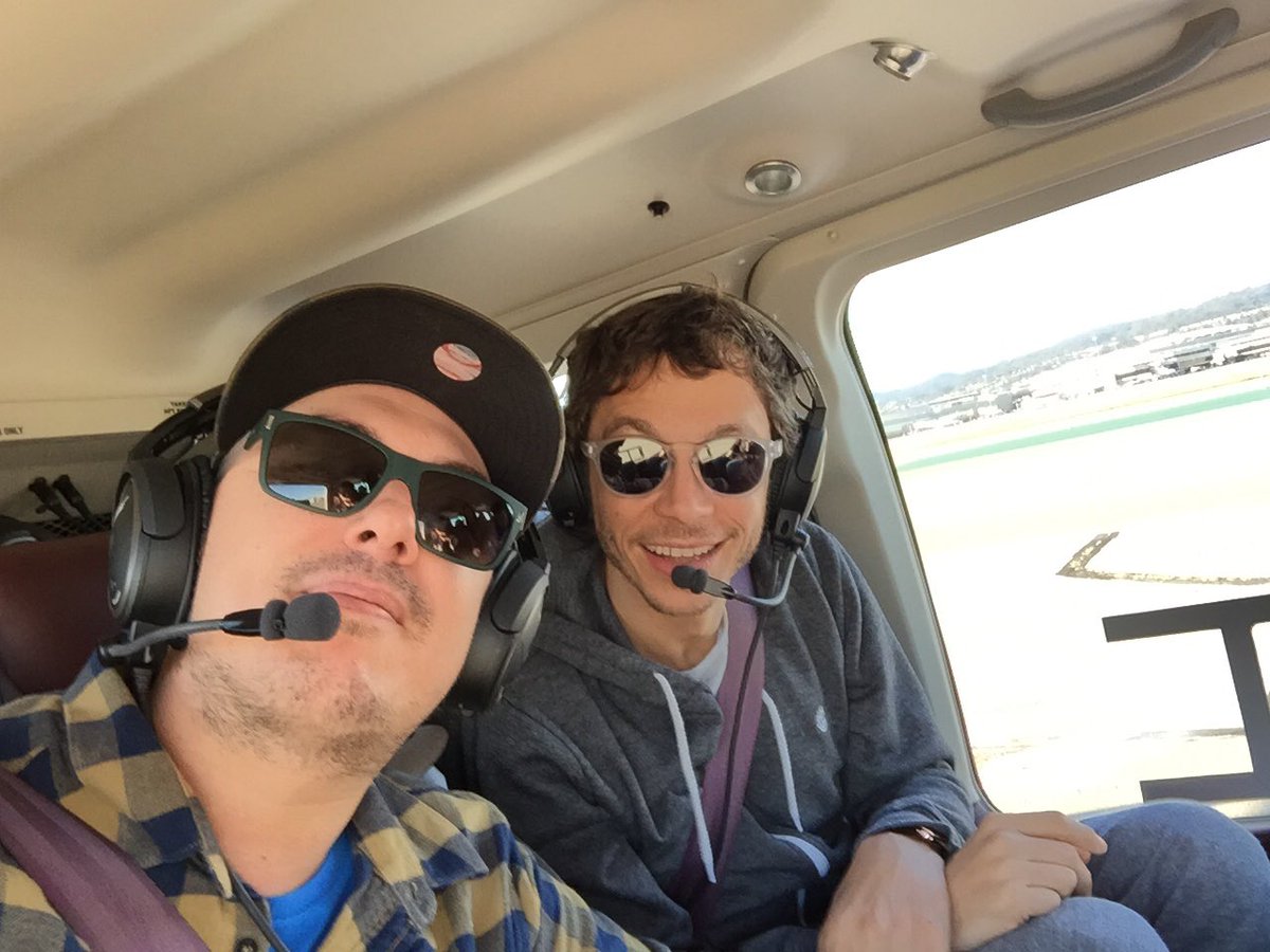 UccioYellow46's tweet photo. Trasferimento in elicottero per @YamahaMotoGP USA con @ValeYellow46 https://t.co/AI5aEPv8ij