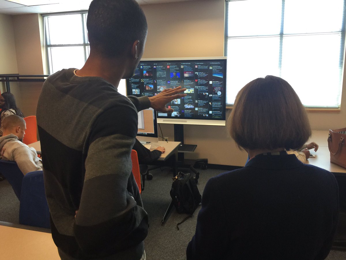 fredEkaye's tweet photo. #GlobalReportingToday @elisatin visits @Morgan_SGJCDNR and International Reporting & Writing. Shaping Global Journ! https://t.co/AYeeBtCPtY