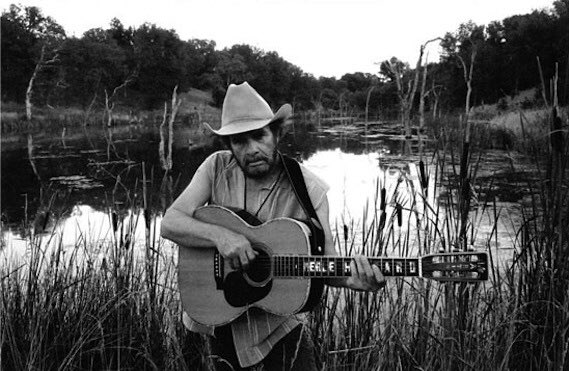 jaredoutlaw's tweet photo. Why. 😔 R.I.P Merle. https://t.co/XN65dk5c09