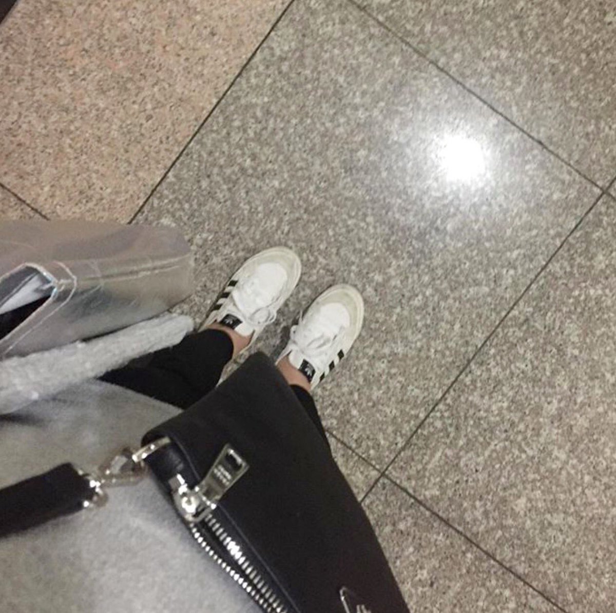 AkWannor's tweet photo. #adidasnizza#day_das_dc69 https://t.co/LdoAGph6oP