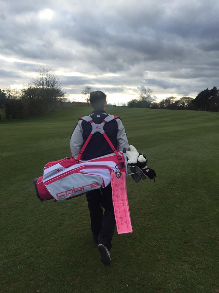 rhij7xx's tweet photo. @GDW_Golf #LoveIsGolf #LoveIs when hubby carries your bag at practice even when it's pink๐๐ https://t.co/TQzK0fyhH5