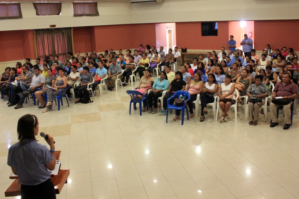 CGGalapagos's tweet photo. @CGGalapagos y @Educacion_Ec presentaron Programa Dinamiza y calendarios de capacitaciones para docentes #Galápagos https://t.co/ZXCzpA97iV