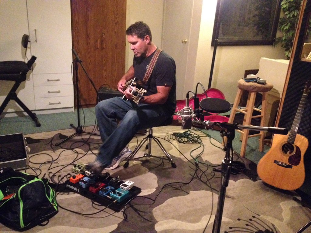 FastMachineBand's tweet image. Stomp boxes and spaghetti!  Ray DeVally tracking guitars on "Stand" #buildingarockballad @nevadaslick