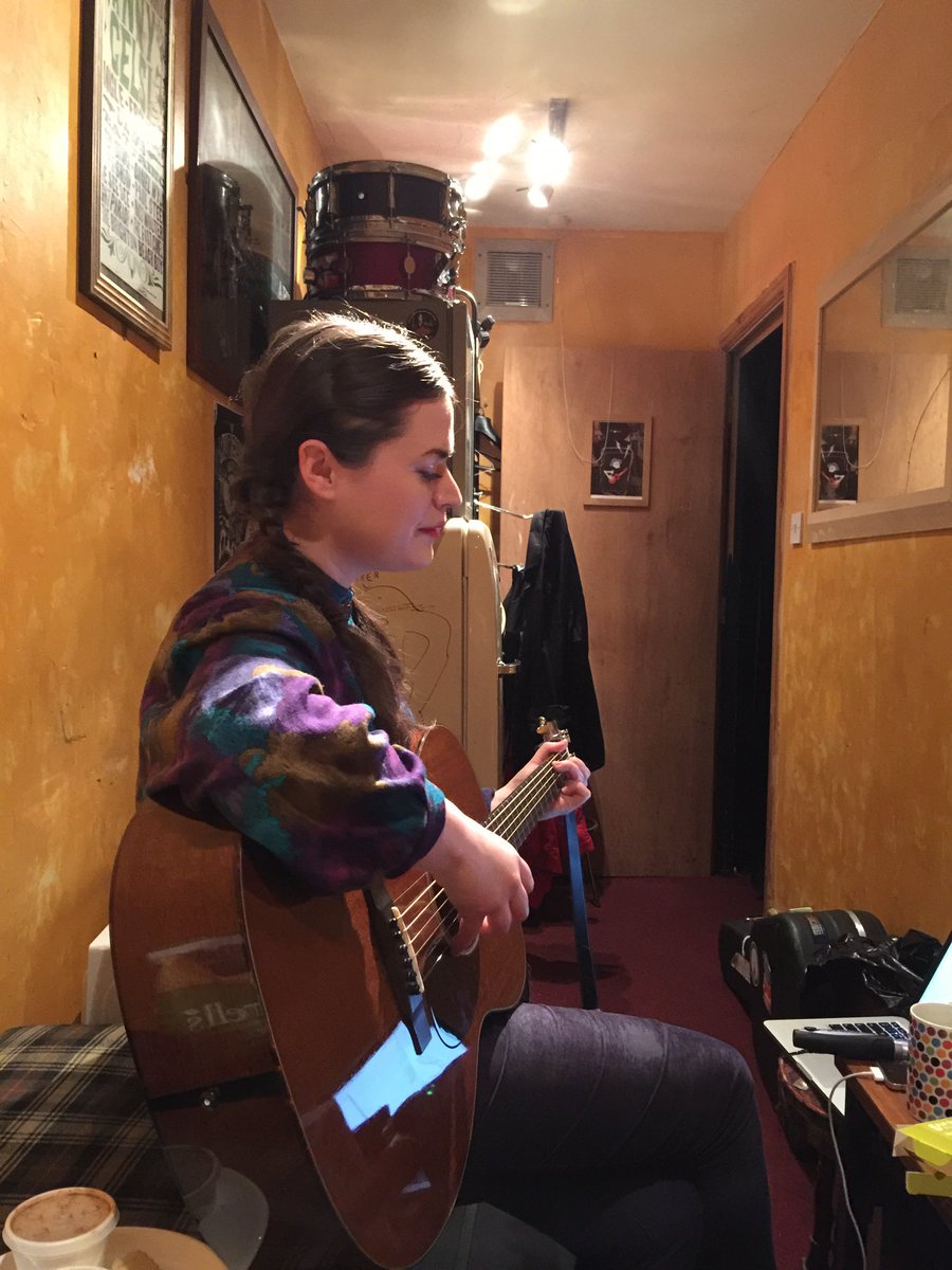 KrisDrever's tweet photo. @SiobhanIsBack is having a pretune tune! #pretune #tune https://t.co/lAlIanO5QQ