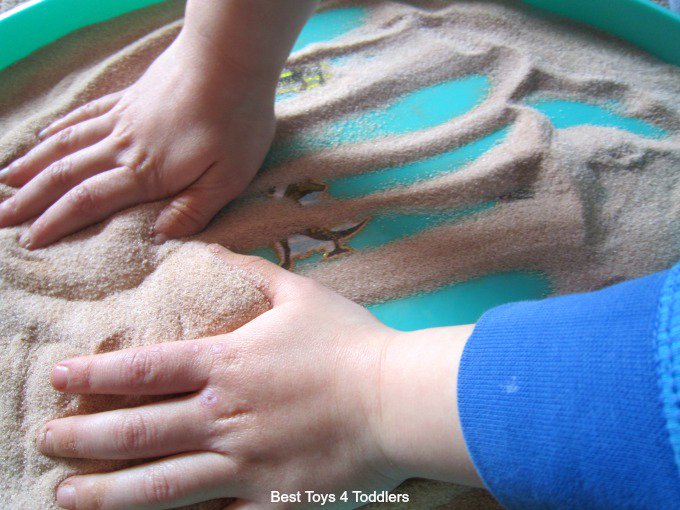 Dinosaur Fine Motor Hunt - simple game with stickers! buff.ly/1S2O5za #finemotorskills #ece #dinosaur
