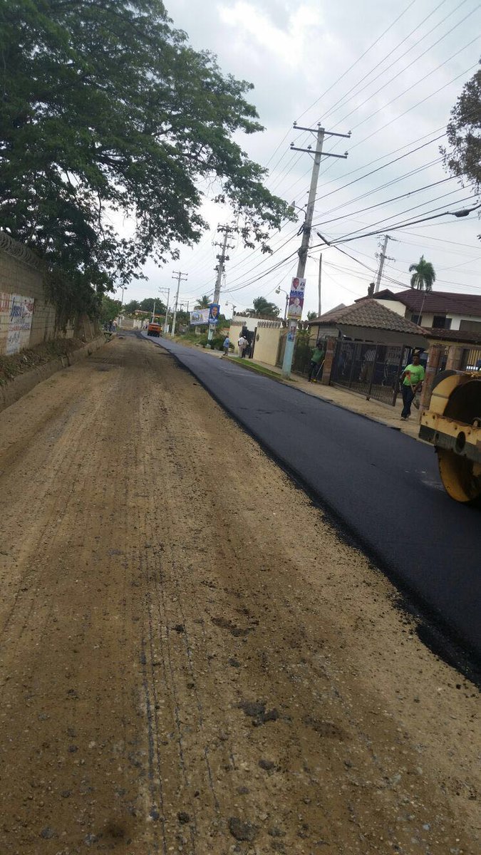 JCesarValentin's tweet photo. Lo que parecía imposible, asfaltado de la carretera Limonal Abajo, Licey. Gracias Presidente por escuchar demandas. https://t.co/3PbggIxI1q
