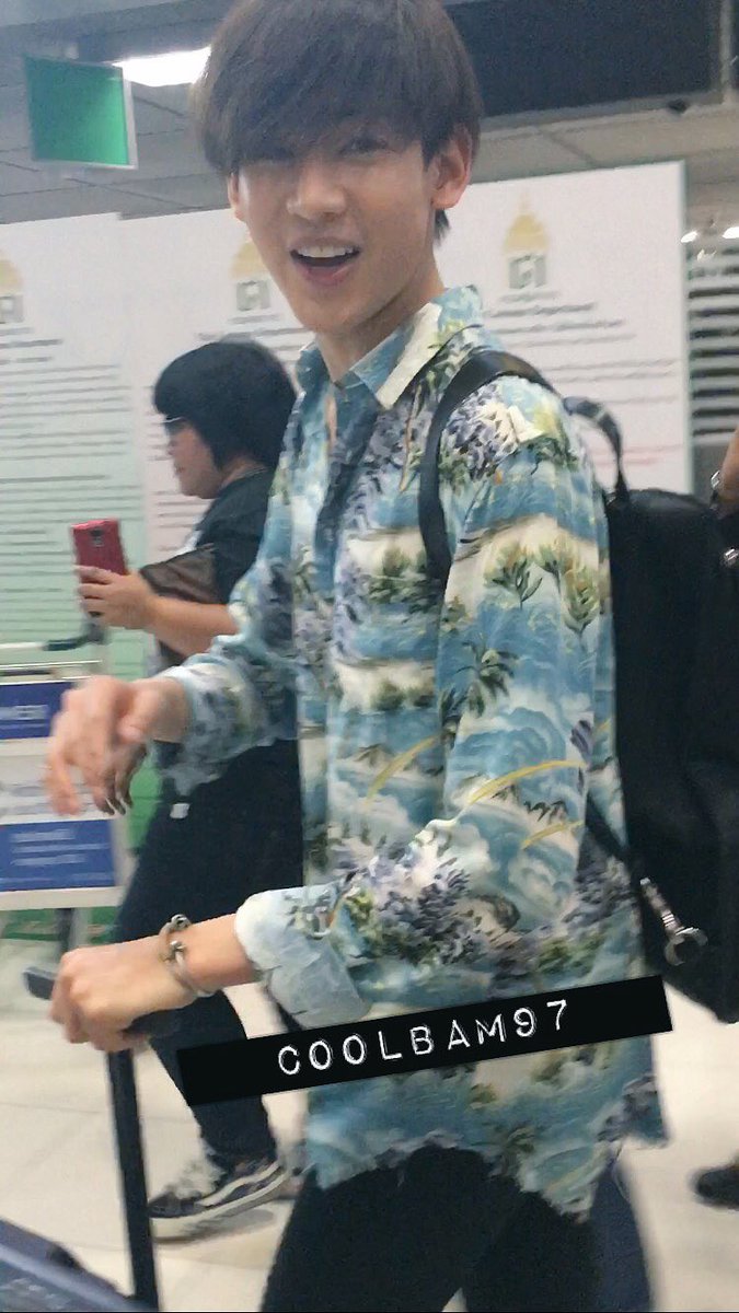 coolbam97's tweet photo. 160312 BKK #BamBam #GOT7 #뱀뱀 #แบมแบม แจกยิ้มสดใส~เวลากลับบ้าน😘😃😆 https://t.co/4ztA6Z8sZ7