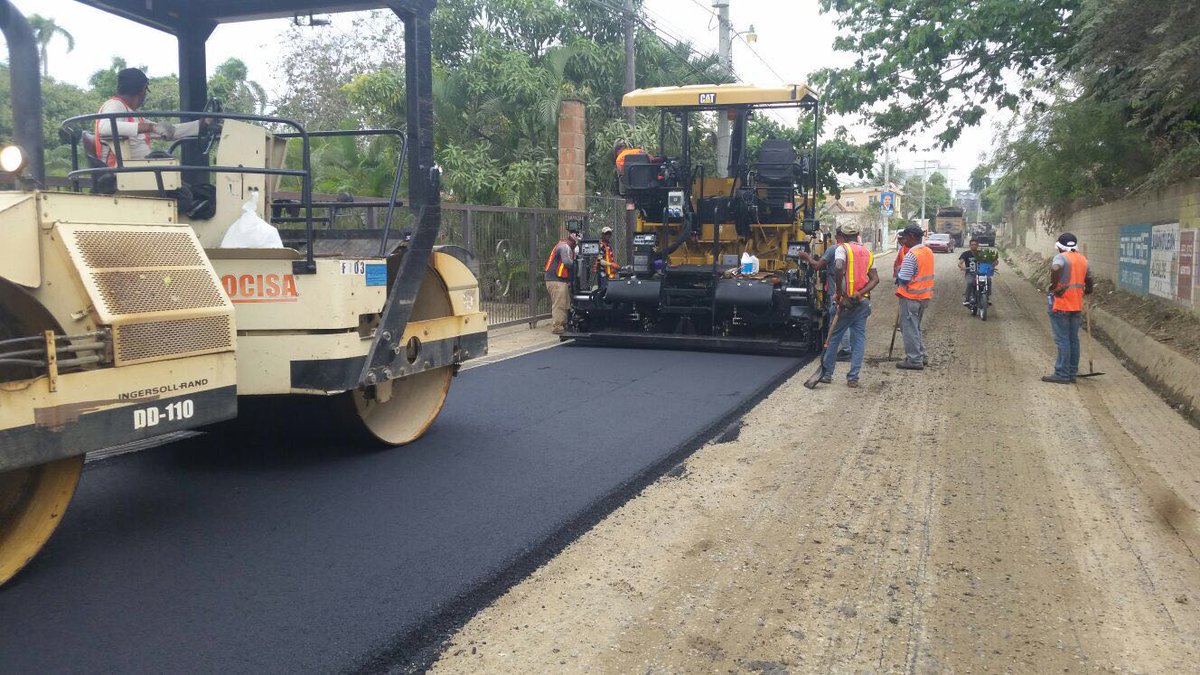 JCesarValentin's tweet photo. Lo que parecía imposible, asfaltado de la carretera Limonal Abajo, Licey. Gracias Presidente por escuchar demandas. https://t.co/3PbggIxI1q