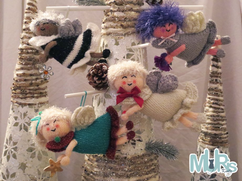 MurisKnits's tweet photo. These  Decorating Damsels are ready to help you decorate your tree when  Christmas comes around! https://t.co/FJTWGdQSpF
