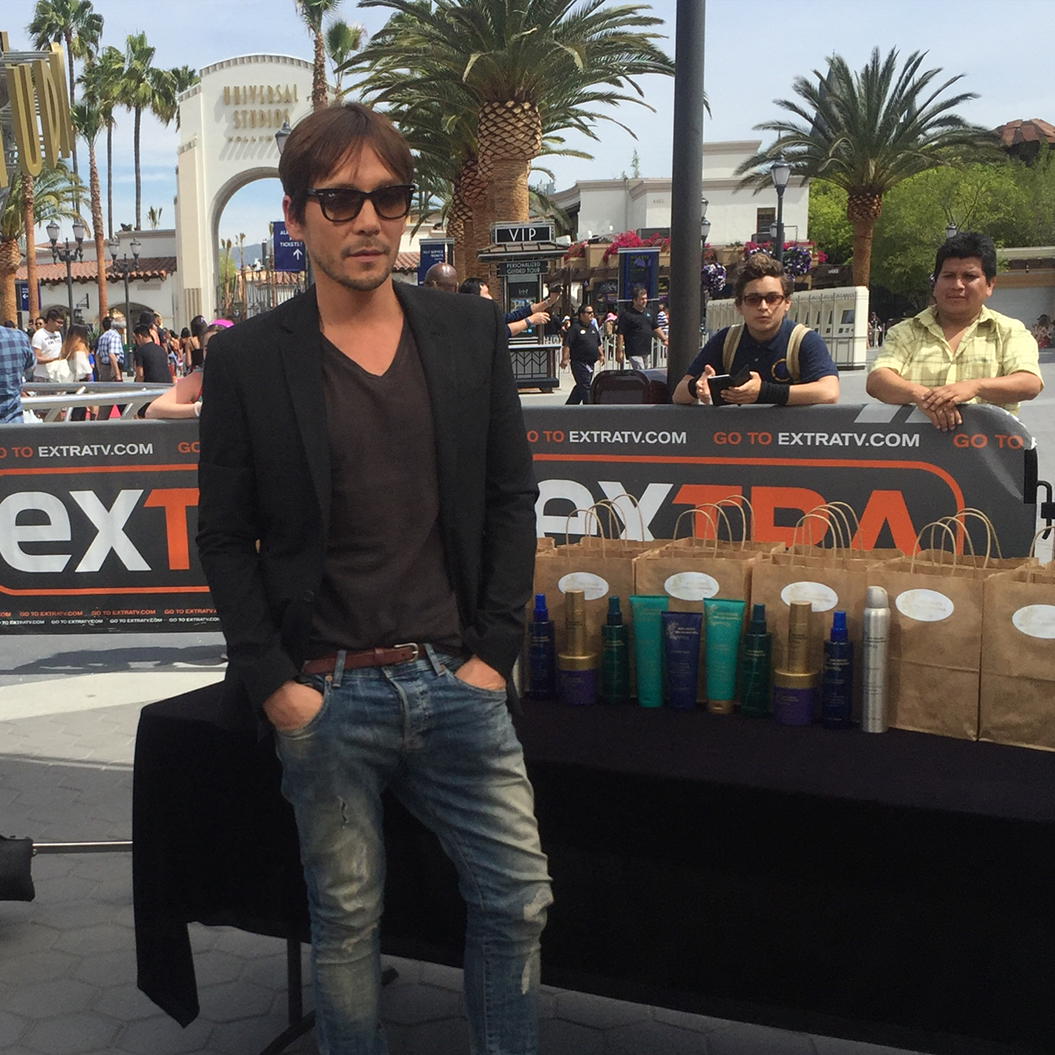 Office for the day! <a href="/extratv/">ExtraTV</a> @MarioLopezExtra <a href="/KenPavesYAB/">You Are Beautiful</a> #KenPavesYouAreBeautiful