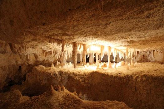 TravelTexas's tweet image. Head deep into one of Texas' most beautiful cave systems at the @cavernsofsonora near @VisitElPasoTX. #TexasToDo
