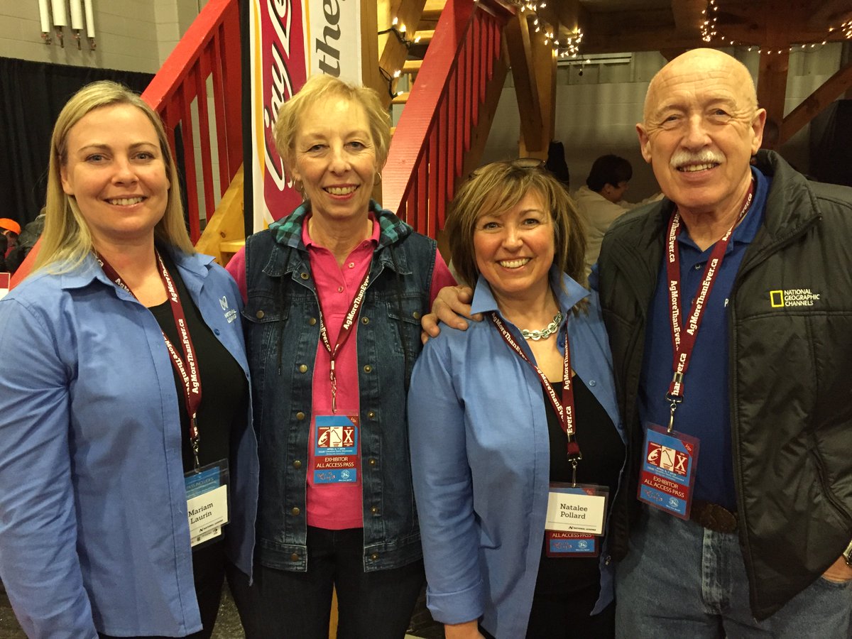 LeasingLadyNat's tweet photo. Nice visit w Dr. and Mrs. Pol @NationalLeasing @CDX2016 thanks for coming! Visit us tomorrow hall 2 @OntarioFarms https://t.co/52JkBAmNzu