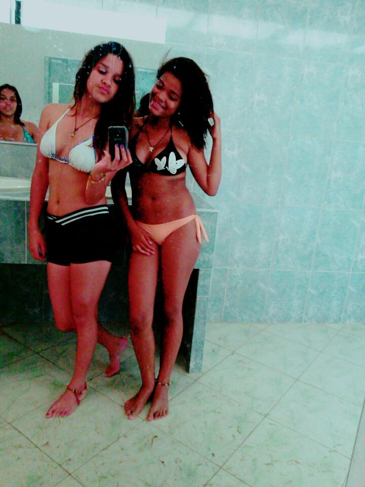 ragonzalez19's tweet photo. En la vida es mejor mirar adelante y seguir que quedarte atras ella la mas bella 
#piscina #conlamasbella #venezuela https://t.co/zbfGsRxK3n