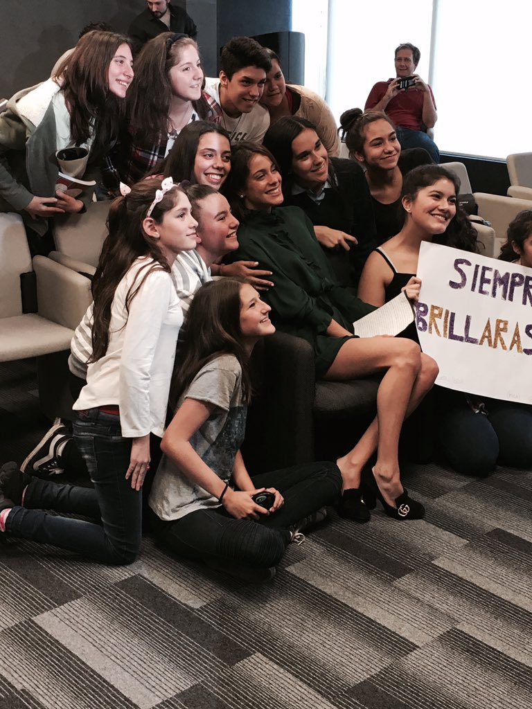 TiniStoessel's tweet photo. Que día completo! Gracias gracias a todos! Y gracias @Ebomparola por este conjunto divino! 💚 https://t.co/zz5lb7G5Ew