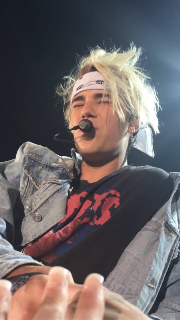 kaiathesizzler's tweet photo. I'm going to be this close to j soon. https://t.co/GUPjjYMSzI