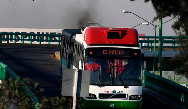 anonopshispano's tweet image. Mientras tanto en #Ecatepec (fotos de Leslie Pérez / 24 horas) #Mexibus