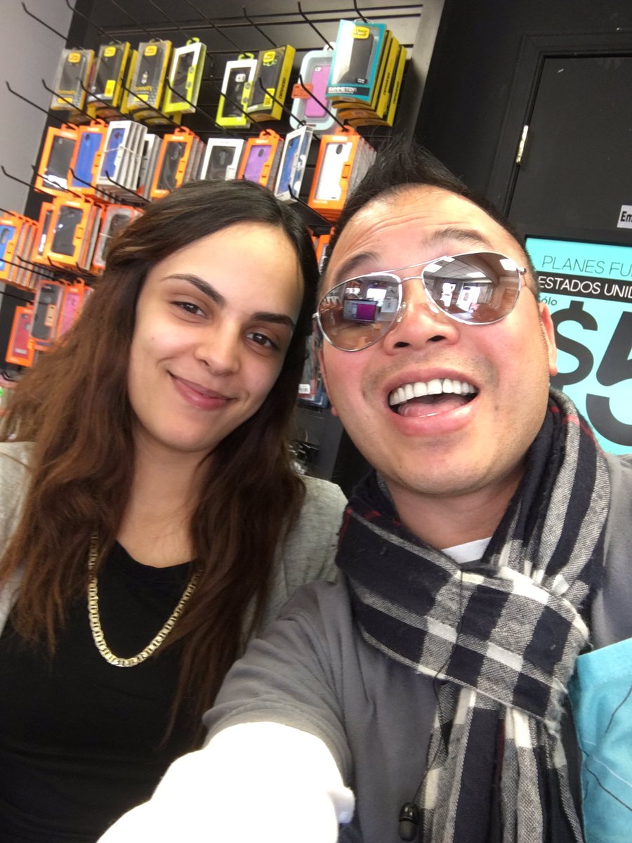 vtruongcao's tweet photo. 🎉💃🏻💯 @uwphilly215 is unleashing another 🆕📱 into the wild & rocking 72% 📳🌎 #InsureTheWorld ✌🏼️ @MikeWodzisz @Kpalet5 https://t.co/7eEan5NlCf