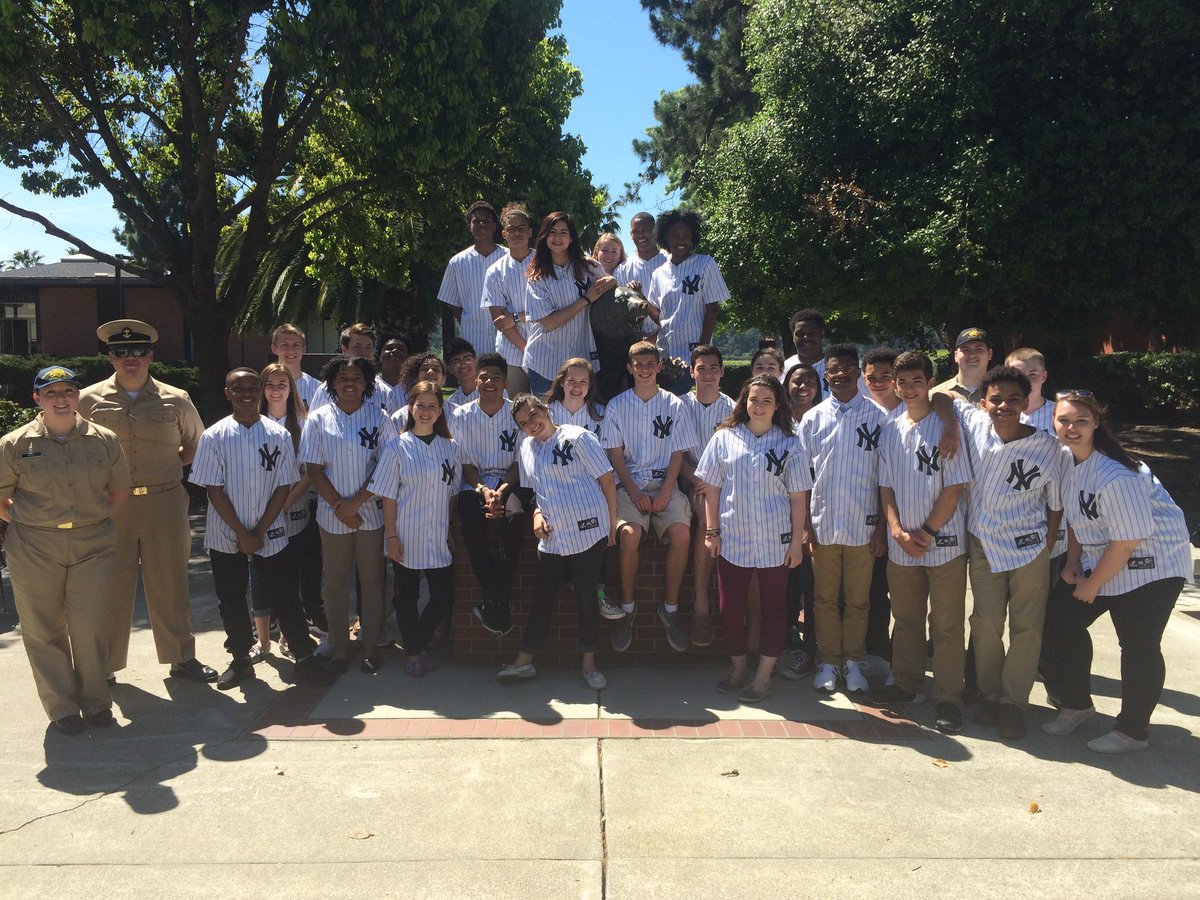 JeterTurn2's tweet image. The KZ #JetersLeaders continued to #SpringIntoCollege today. Here they are at @Cal_Maritime. #Turn2 #Turn2is20 #SF