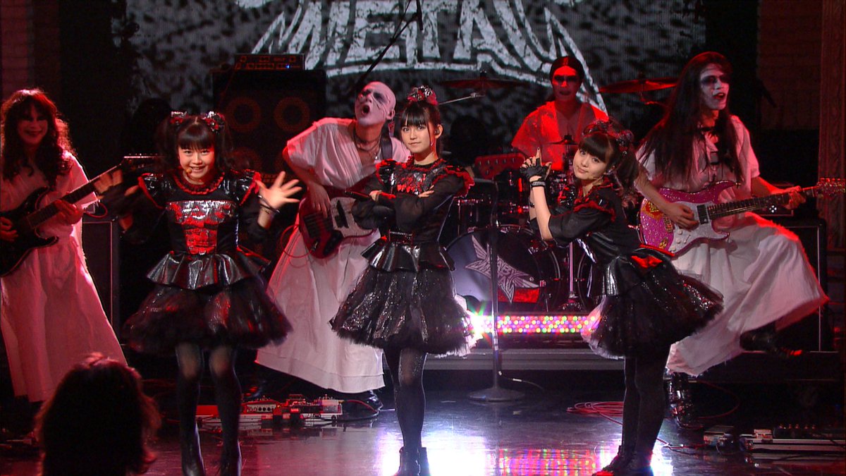 colbertlateshow's tweet image. .@BABYMETAL_JAPAN made their U.S. television debut last night &amp;amp; blew American minds. bit.ly/1PUFtTH #LSSC