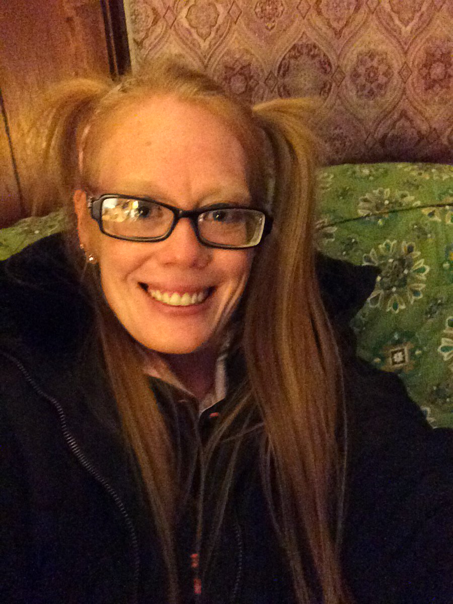 HelloGreene's tweet image. Love pick tails&amp;lt;3 Am I to old for that:/??