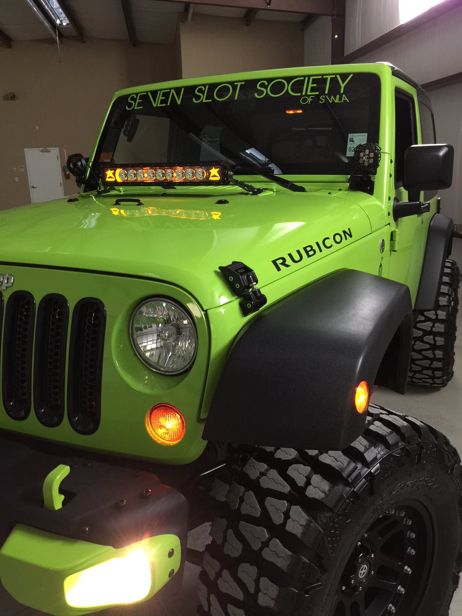 HiLifeRocker's tweet photo. @RigidNation Radiance 20" bar is LIVE - love the brightness & backlight! #JeepLife #RigidRules https://t.co/SPrpfZZeVY