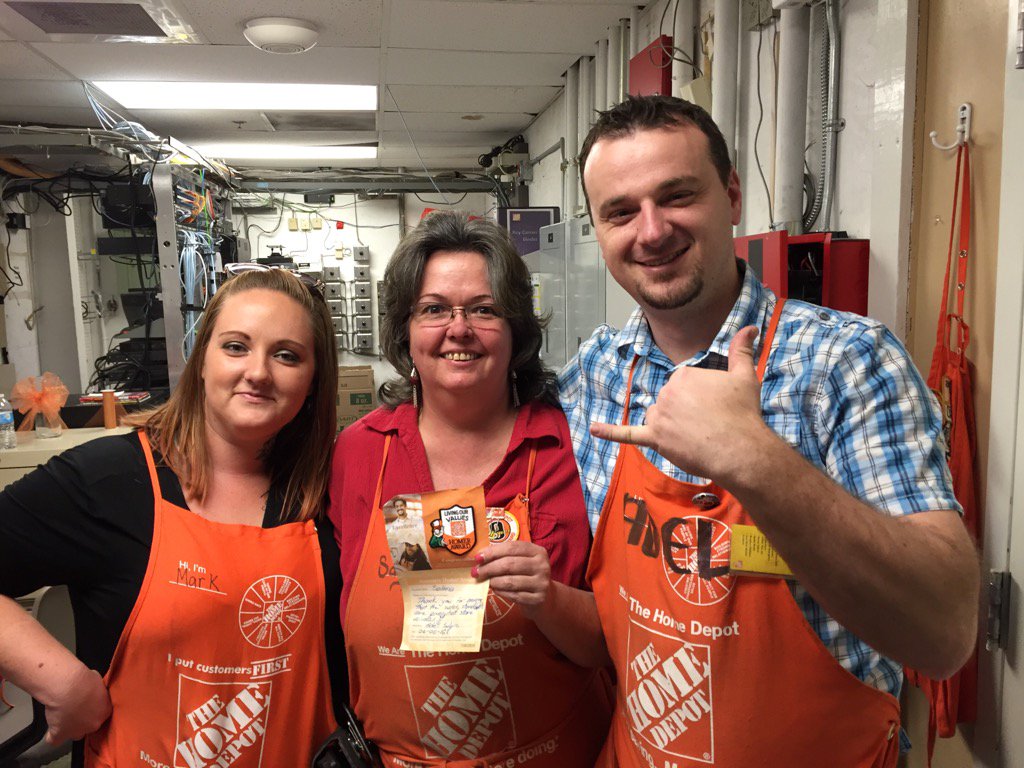 suljic_adel's tweet photo. Salena thx for every day driving safety in our building @Riggs_HD @JakeCrailTHD @CozyJerry @J4kingsmclarty https://t.co/7olngNvMz6