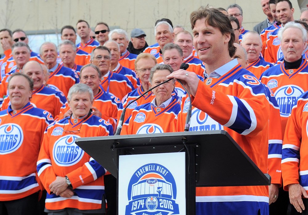 EdmontonOilers's tweet photo. Amazing #FarewellRexallPlace celebration hosted by @CityofEdmonton today! Photo gallery > https://t.co/mSCdt9jbDz https://t.co/MGwaTmq2Py