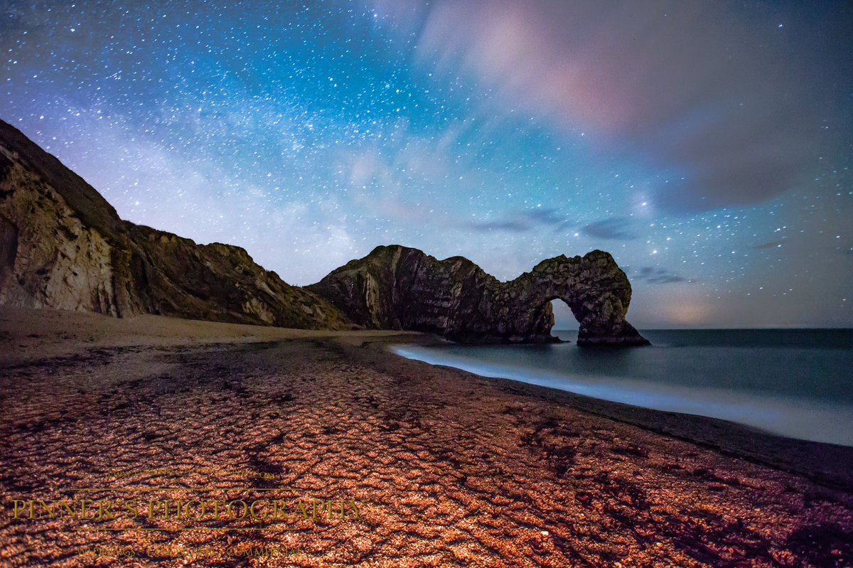 Matt_Pinner's tweet image. Sometimes The clouds can add drama to a photo even at night- last night at Durdle Door @CanonUKandIE @LulworthEstate