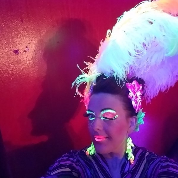 FolkCircus's tweet image. Join us at this month's #FolkCircus on 4/21 and be in awe of the blinding greatness that is...... @DarlindaJust!!!!!