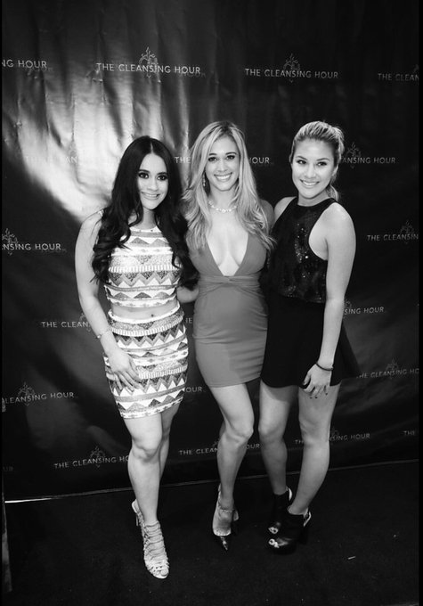 Girl Squad 😈😈😈 #cleansinghourmovie #blackcarpet #actresses @VivianFabiolaV @Catherinemariin https://t<a href="/tag/cleansinghourmovie"class="tags">#cleansinghourmovie</a><a href="/tag/blackcarpet"class="tags">#blackcarpet</a><a href="/tag/actresses"class="tags"><span>#actresses</span></a>