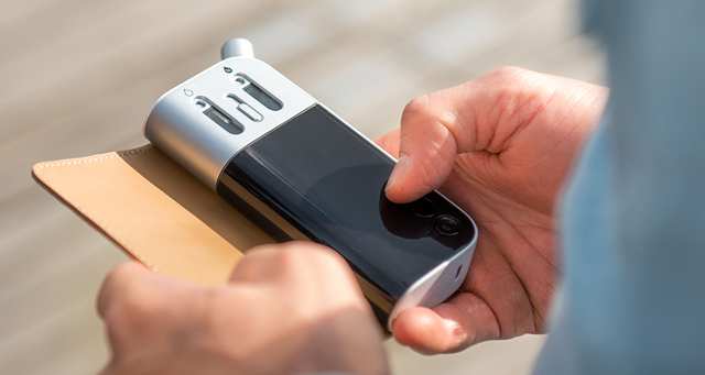LesEchos's tweet photo. Première e-cigarette à double réservoir pour varier sa dose https://t.co/0CdnMG7Jlv https://t.co/eEU5dTt9zX
