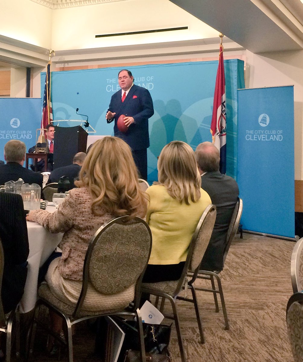 MayorMerritt's tweet photo. Great time @TheCityClub today listening to C. David Baker share his passion for football. https://t.co/DGNNi32L77
