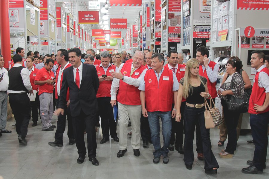 domingopeppo's tweet photo. Participamos de la inauguración de la sucursal de la empresa Easy, que formará parte del Paseo Libertad. https://t.co/clQsCcASI4