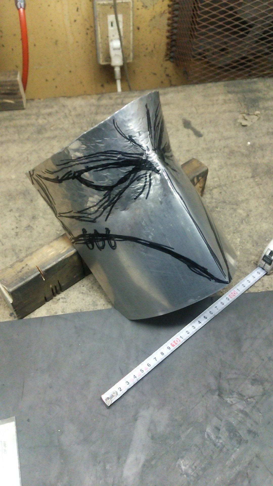 風山 博明 昨日の 女子中学生探偵シリーズとかいう ニコニコ ボカロ発祥のヤツの 怪盗大鴉のマスク １日 ２時間でペロっと作れれば応募しても良いかな って思ったけど無理ゲーだった コスプレ 女学生探偵シリーズ 怪盗大鴉 T Co