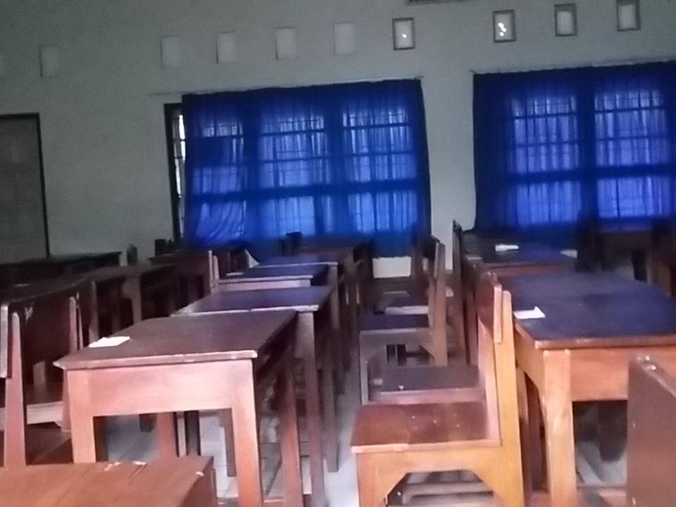 fosforius's tweet photo. Suasana kelas pada pukul 06.28 pagi https://t.co/EK2N0qGJYH