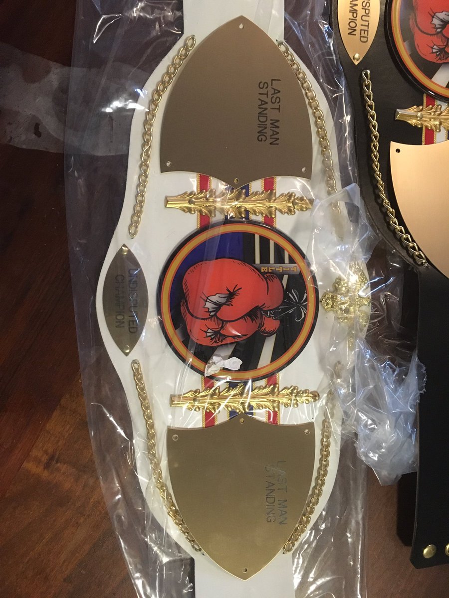 Who will win the belt in the ladies division? Quote this tweet and tell us!