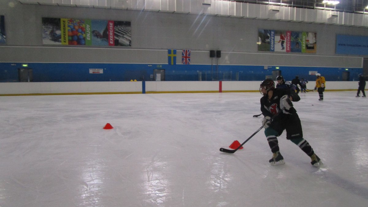 ZEEK_GROUP's tweet photo. Big thanks to the @B_Wildcats for trialling the Zeek Z1.0 sticks, its great to hear you liked them!! https://t.co/shpA4JpYoN