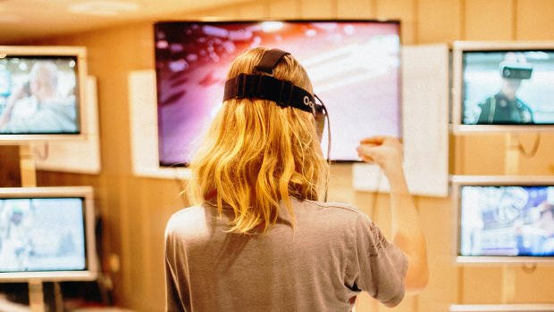 3GlassesVR's tweet photo. Should we change some of the language being used to describe #VR to make it more accessible? https://t.co/WePCzj1voi https://t.co/6FCHpS2P6j