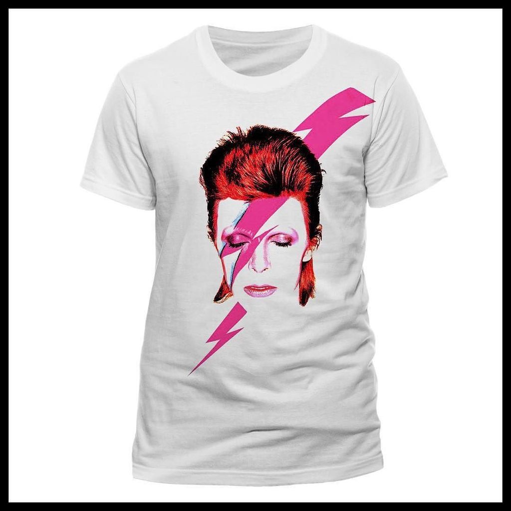 getupshop's tweet photo. Vintage #davidbowie t-shirt. 📦Free worldwide delivery. 💯100% officially licensed #merch. 🇬🇧Made in UK. 👕High qualit… https://t.co/1lnOOou0V0